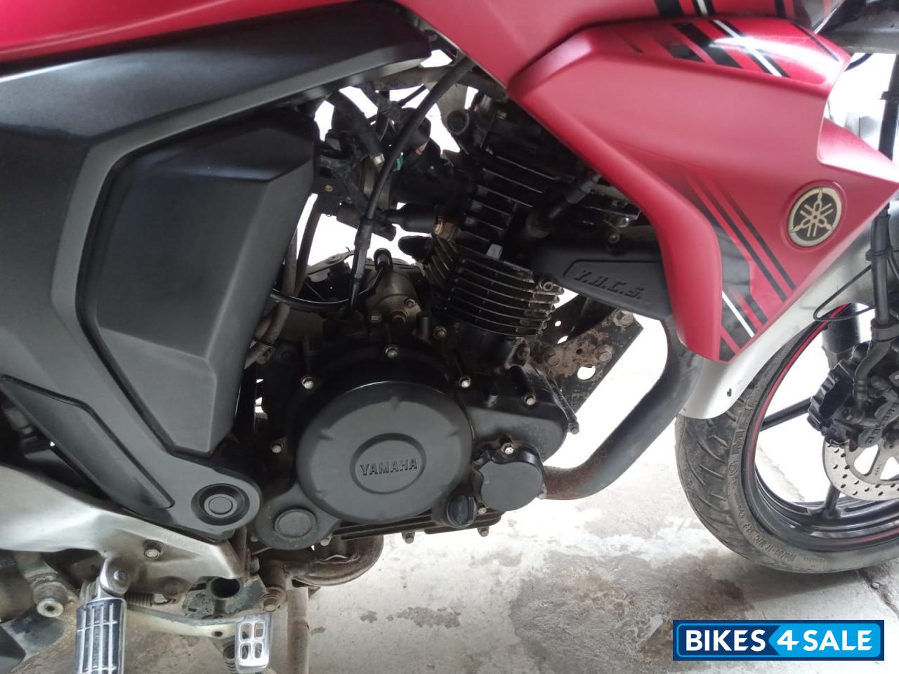 Mat Dull Red Me Yamaha FZ-S