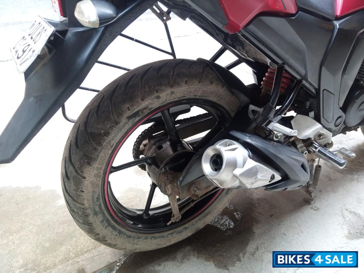 Mat Dull Red Me Yamaha FZ-S