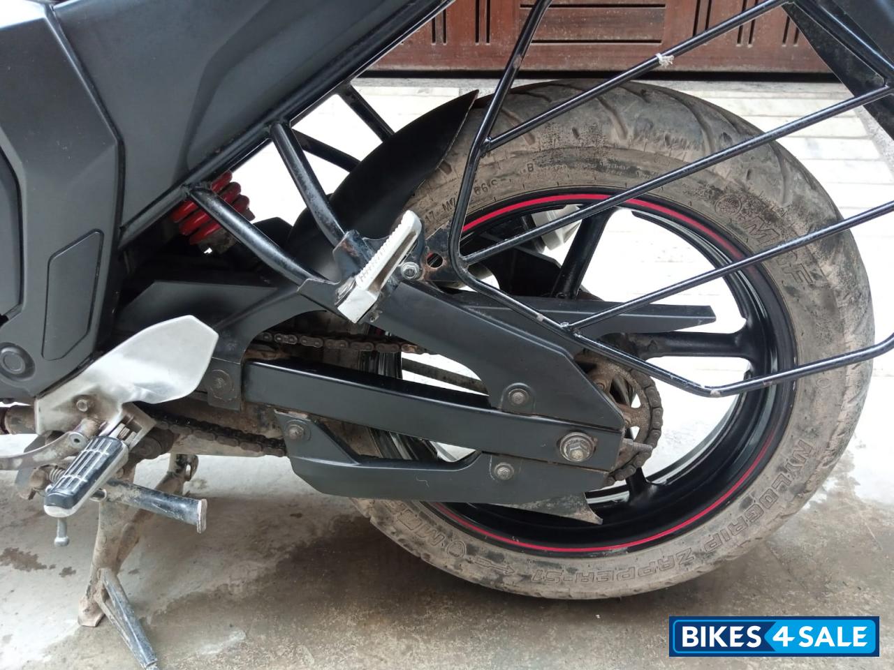 Mat Dull Red Me Yamaha FZ-S