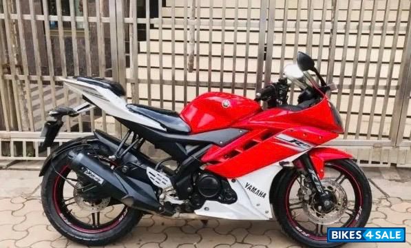 Red/white Yamaha YZF R15 V2