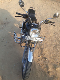 Black Royal Enfield Bullet 350