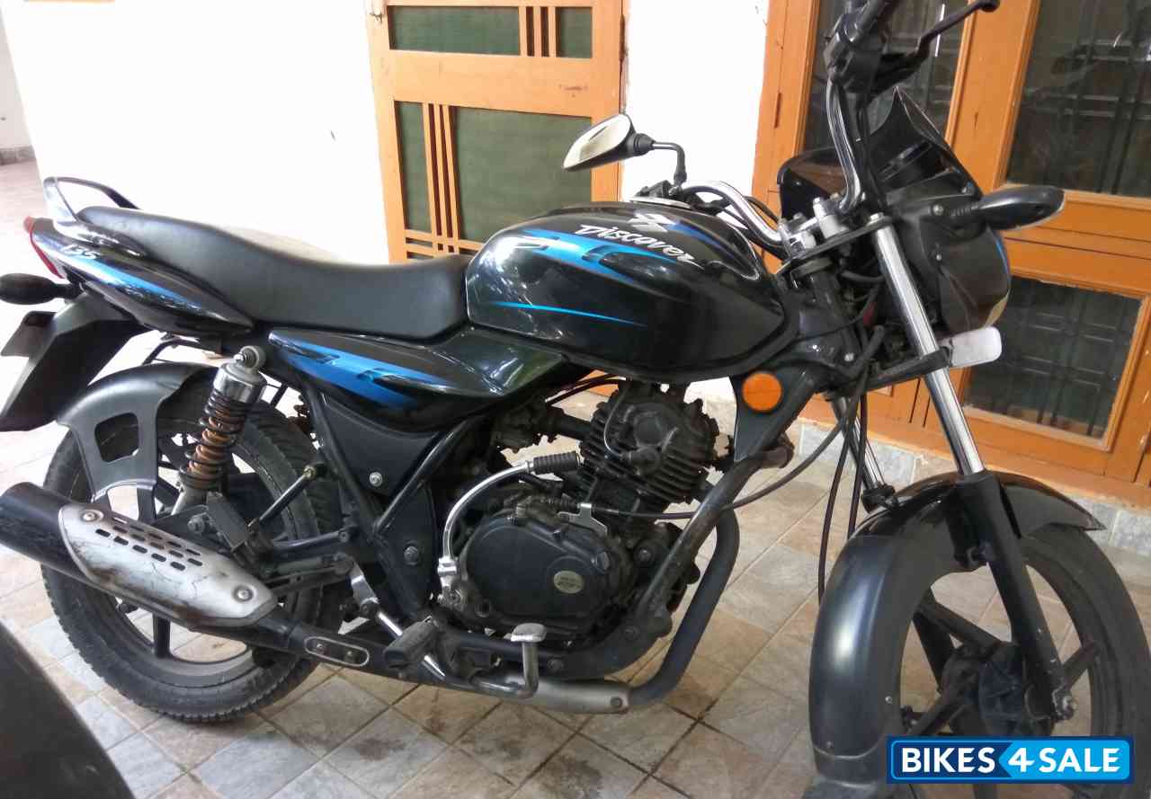 Blue Bajaj Discover DTSi 135