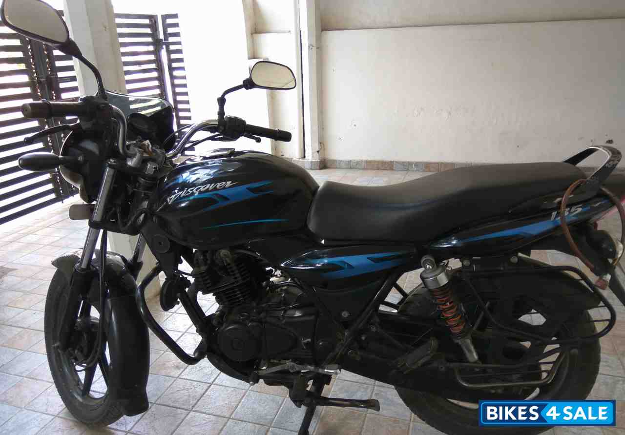 Blue Bajaj Discover DTSi 135