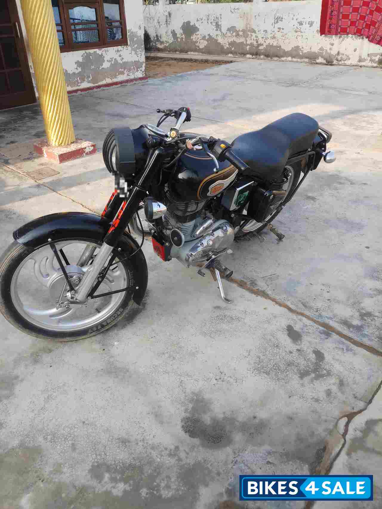 Black Royal Enfield Bullet Standard 350