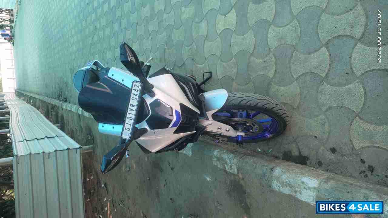 Yamaha R15M