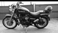 Black Royal Enfield Thunderbird TwinSpark 350
