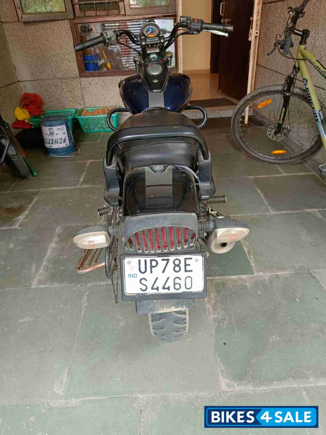 Blue Bajaj Avenger Street 150