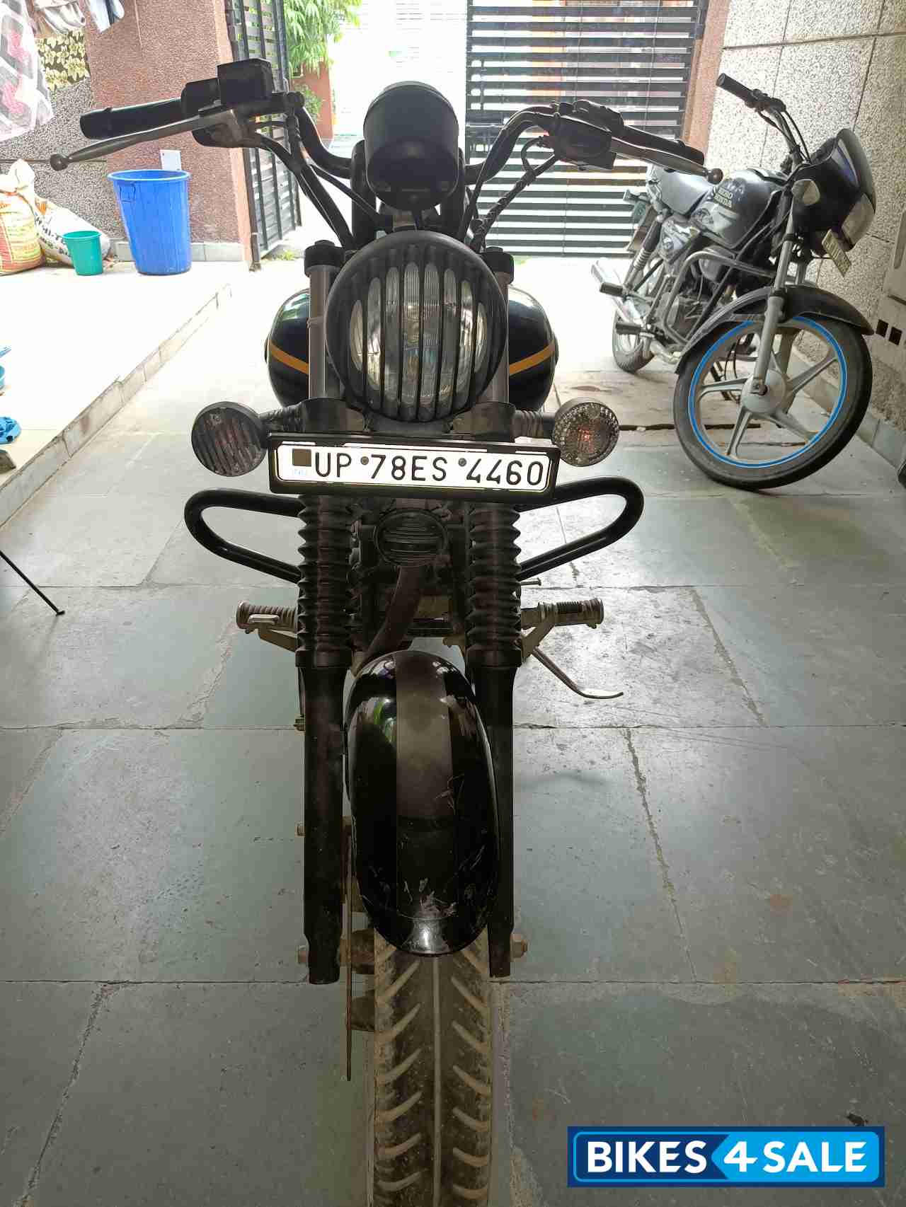 Blue Bajaj Avenger Street 150