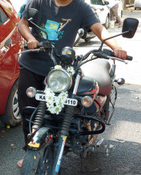 Bajaj Avenger Street 220