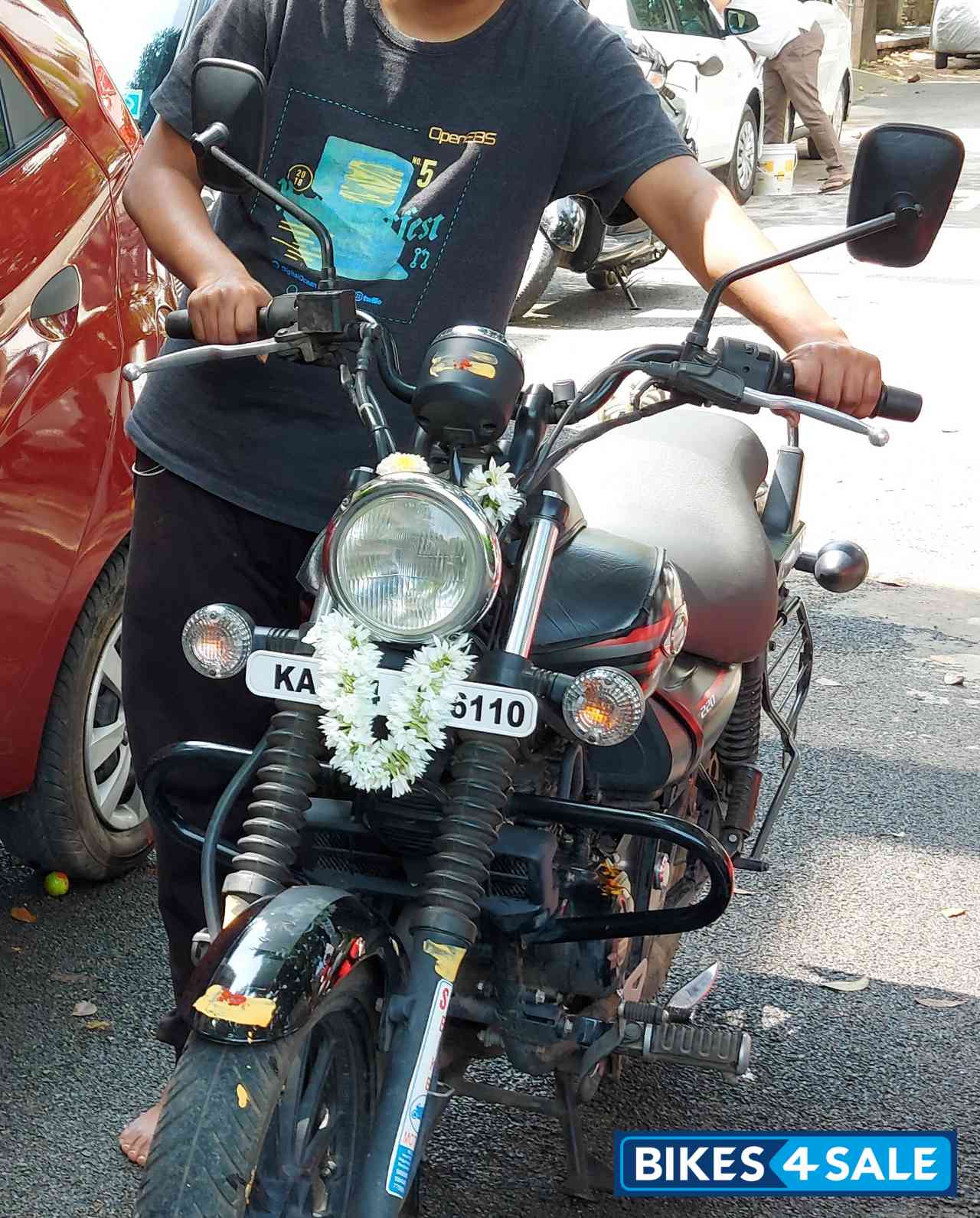 Bajaj Avenger Street 220