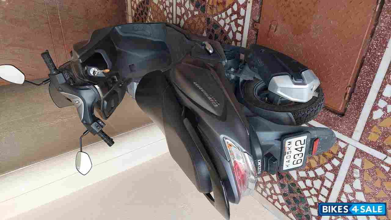 Grey Suzuki Burgman Street