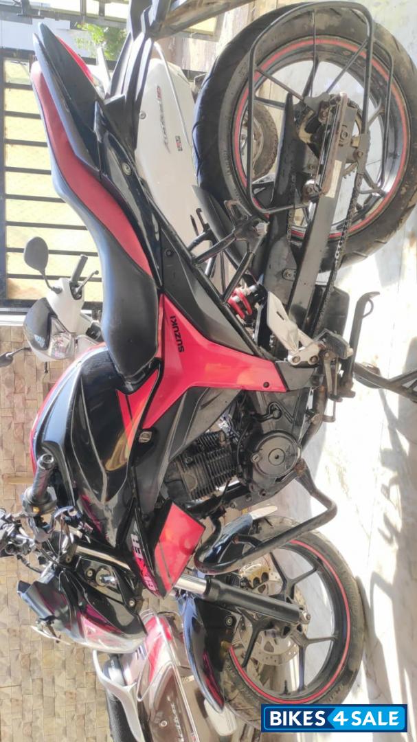 Red & Black Suzuki Gixxer 150