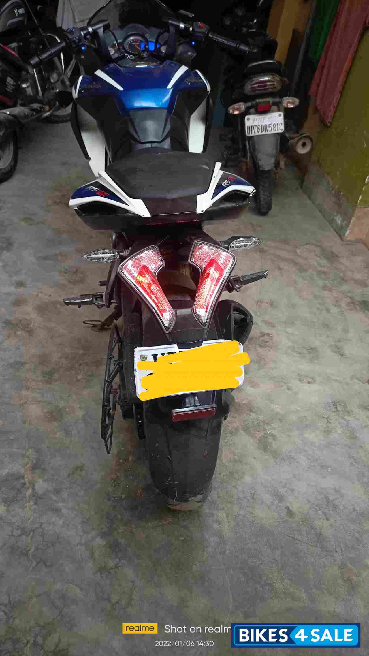 Bajaj Pulsar RS 200