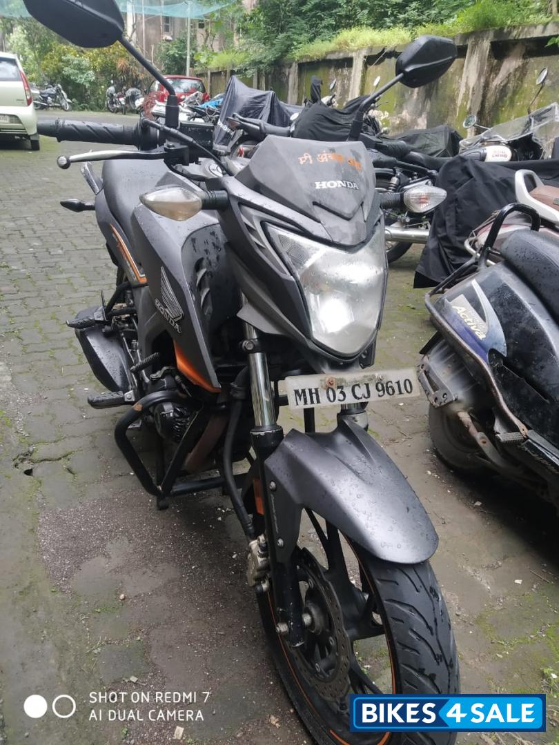 Black + Orange Honda CB Hornet 160R