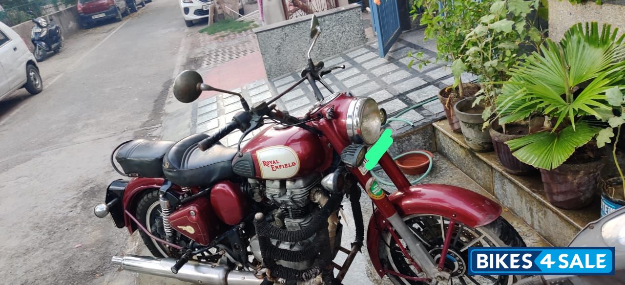 Maroon Royal Enfield Classic 350