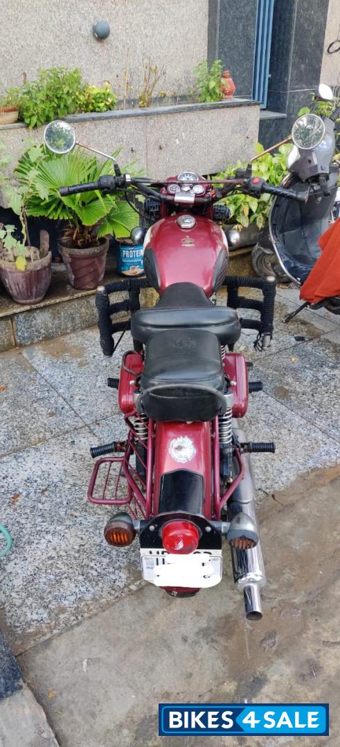 Maroon Royal Enfield Classic 350 Maroon Royal Enfield Classic 350