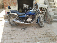 Black Bajaj Avenger 220 DTS-i
