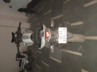 White TVS Apache RTR 180