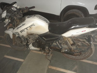 White TVS Apache RTR 180