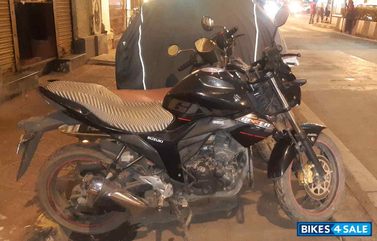 Black Suzuki Gixxer Gixxer sp abs