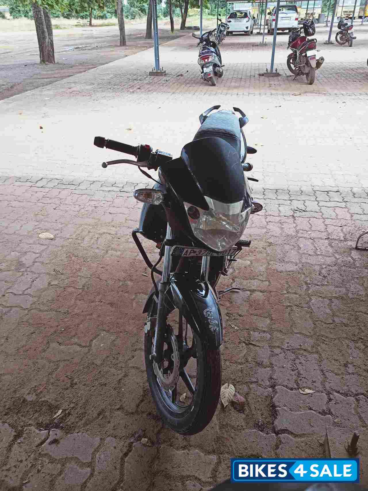 Black TVS Apache RTR 160