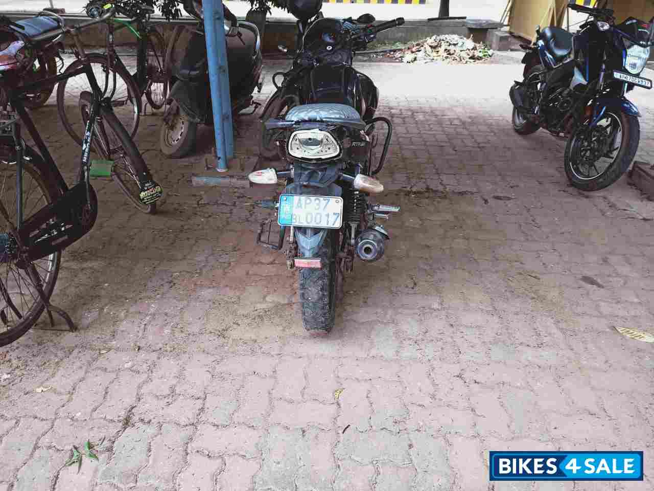 Black TVS Apache RTR 160