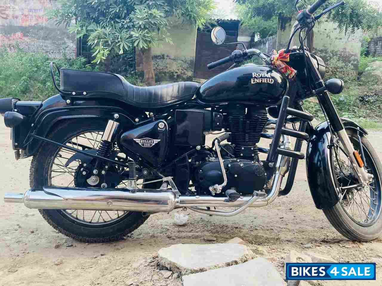 Black Royal Enfield Bullet 350 ES BS6