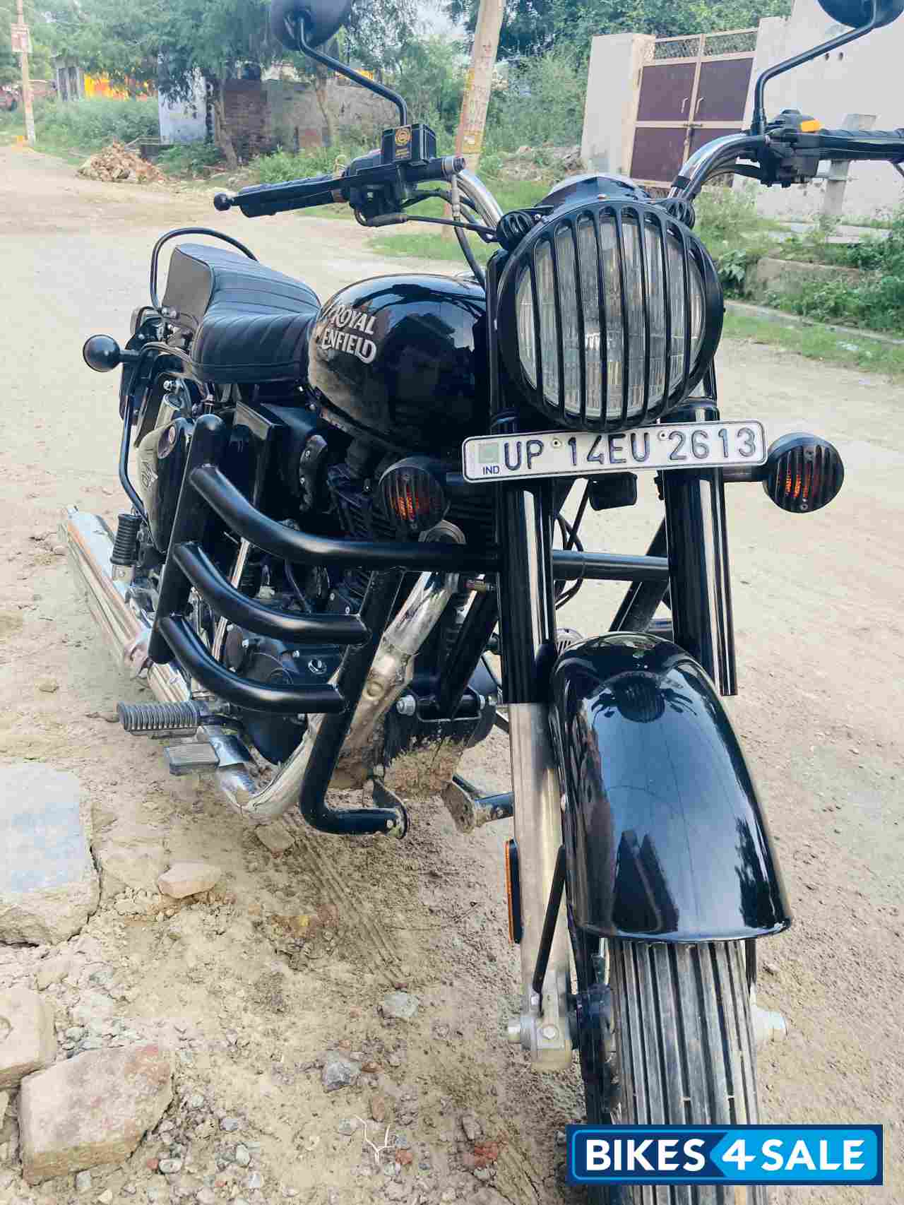 Black Royal Enfield Bullet 350 ES BS6
