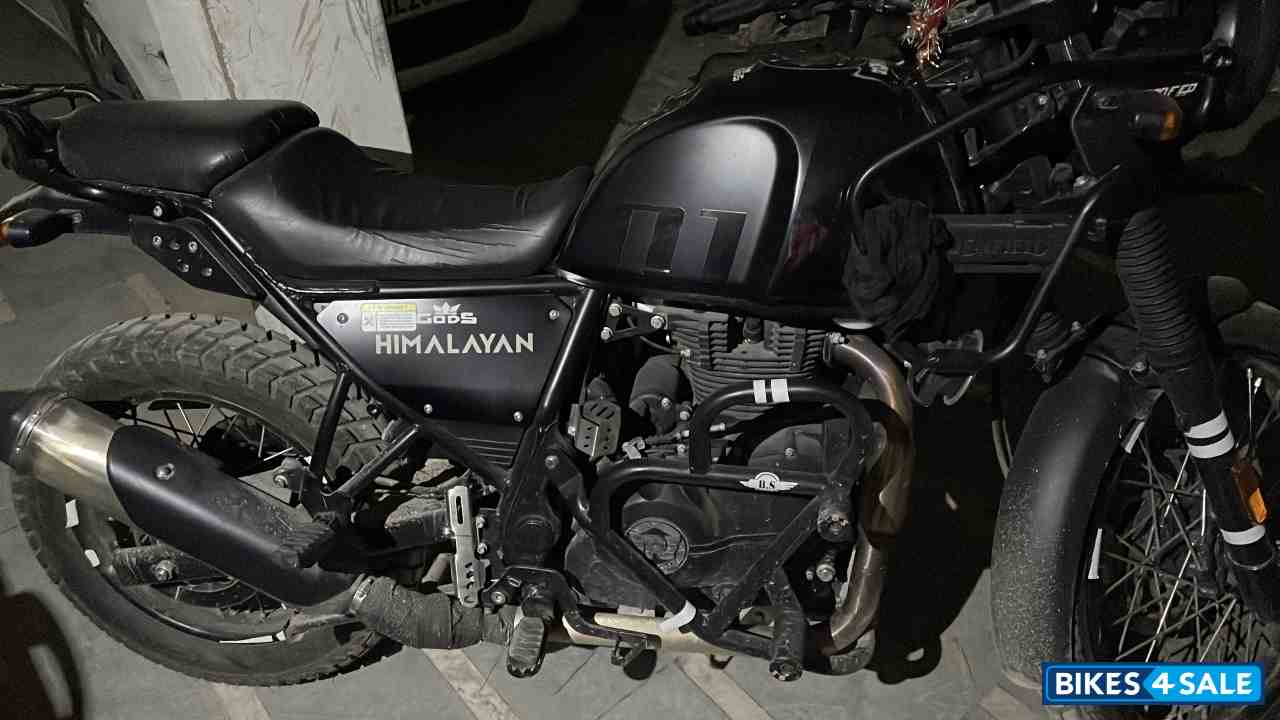 Granite Black (top Model) Royal Enfield Himalayan BS VI