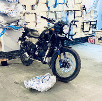 Granite Black (top Model) Royal Enfield Himalayan BS VI