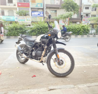 Granite Black (top Model) Royal Enfield Himalayan BS VI