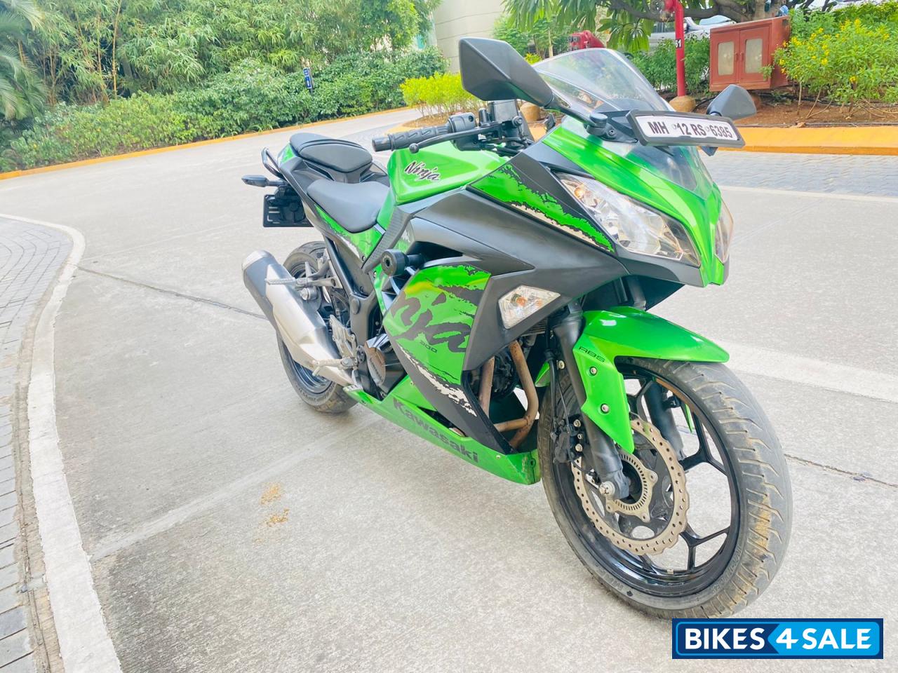 Kawasaki Ninja 300 BS6