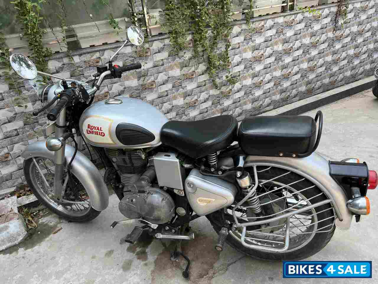 Silver Royal Enfield Classic 350