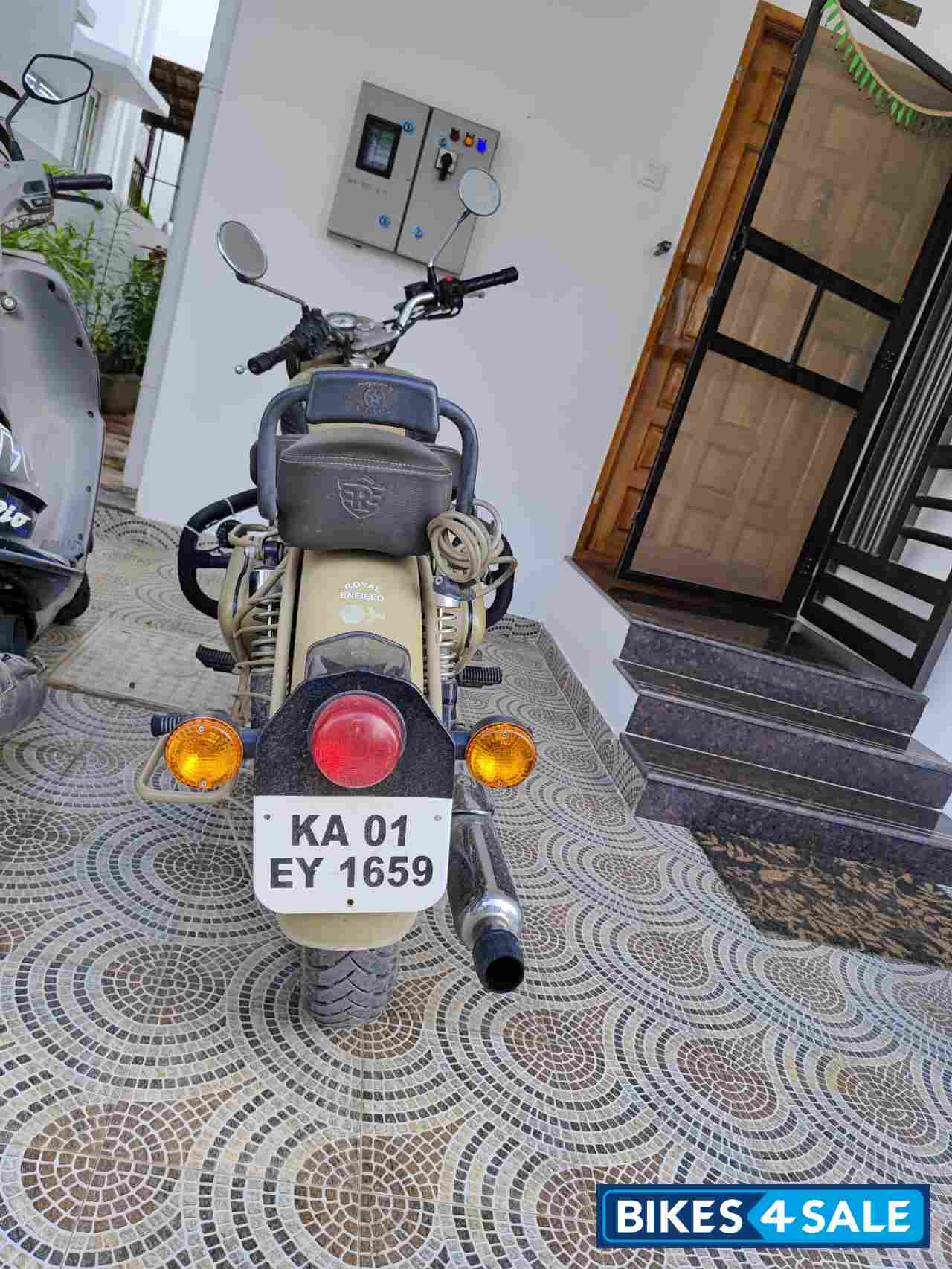 Dessert Storm Royal Enfield Classic Desert Storm