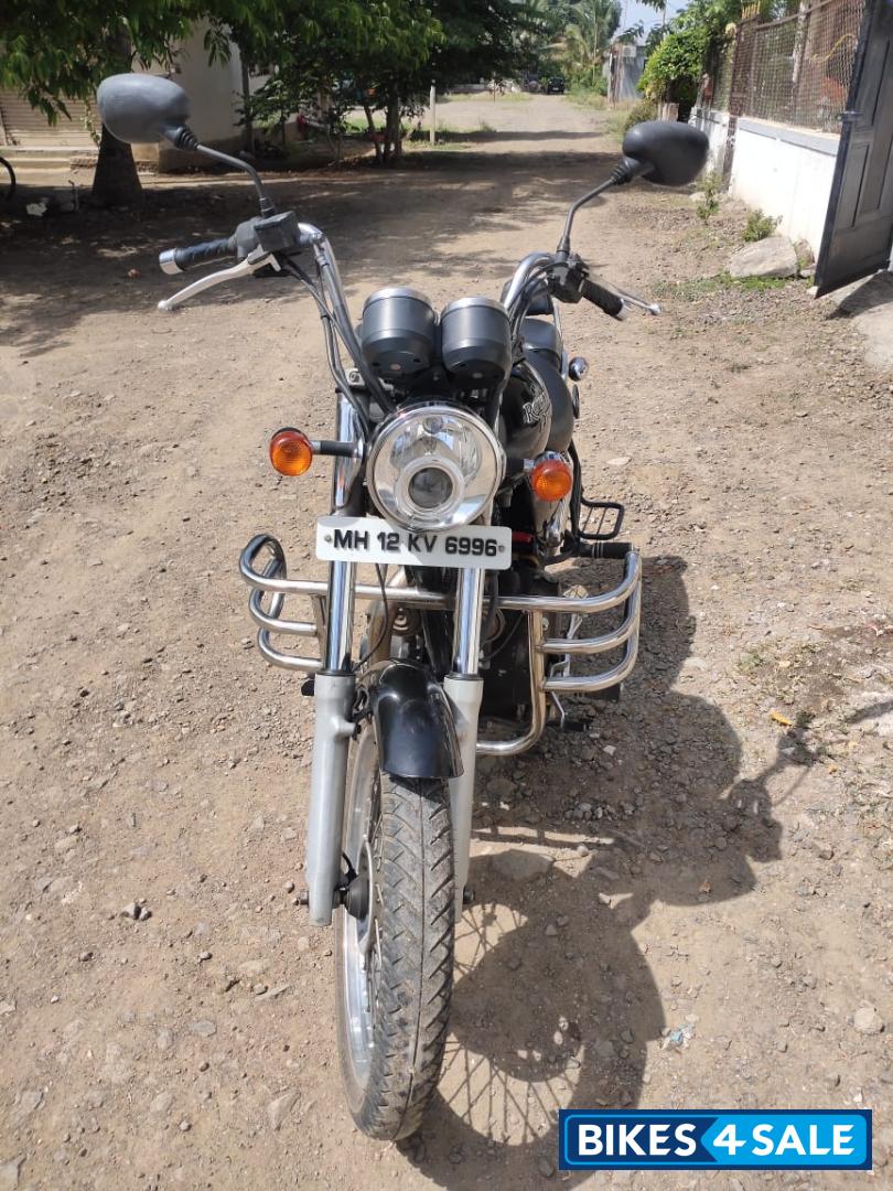 Black Royal Enfield Thunderbird 350 Black Royal Enfield Thunderbird 350