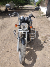 Black Royal Enfield Thunderbird 350