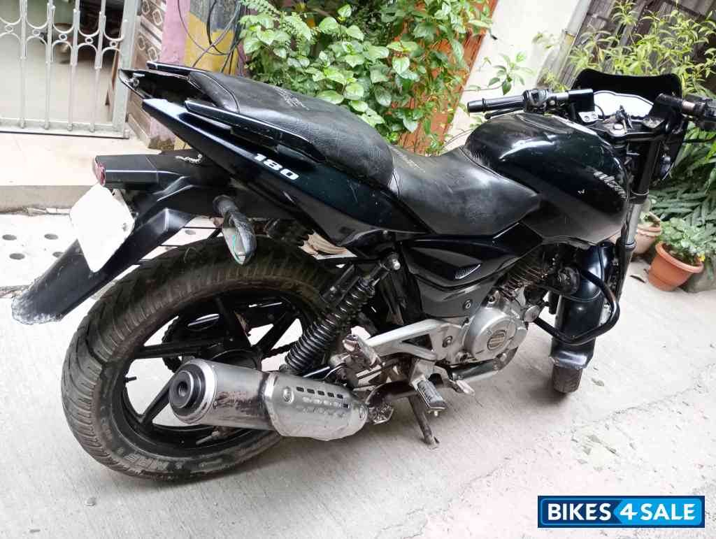 Black Bajaj Pulsar 180