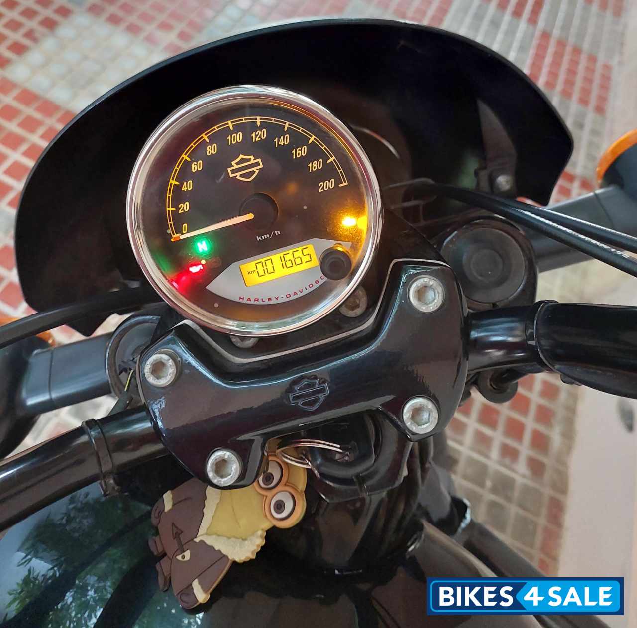 Black Harley Davidson Street 750