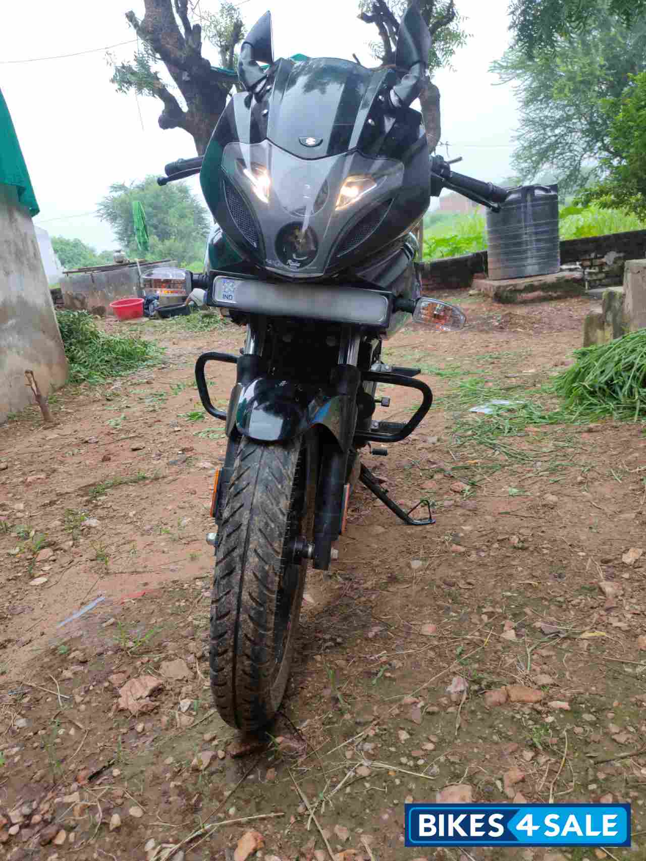 Bule Balck Bajaj Pulsar 220F BS6