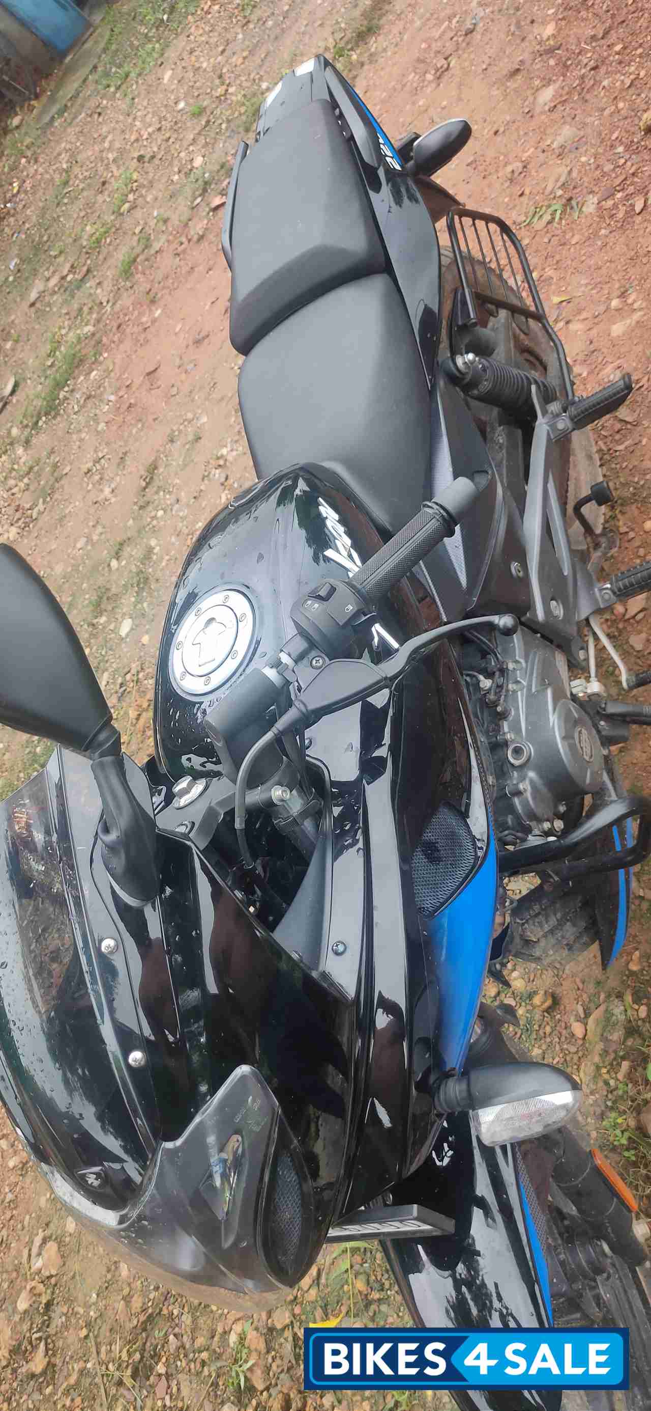 Bule Balck Bajaj Pulsar 220F BS6