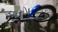 Blue Bajaj Avenger 220 DTS-i
