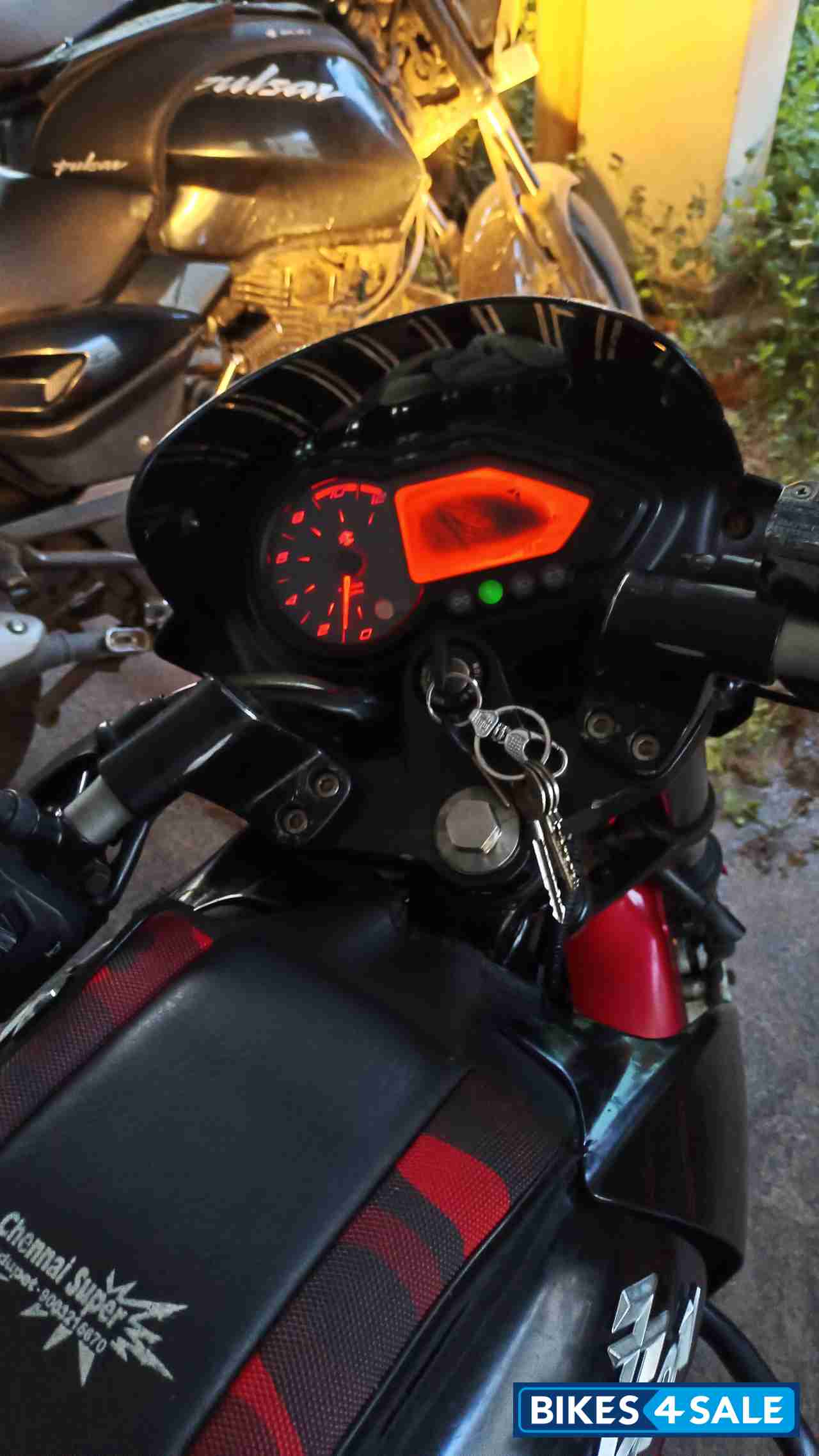 Red Bajaj Pulsar 180 DTSi