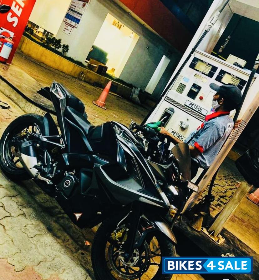 Bajaj Pulsar RS 200 ABS