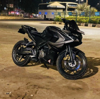 Bajaj Pulsar RS 200 ABS