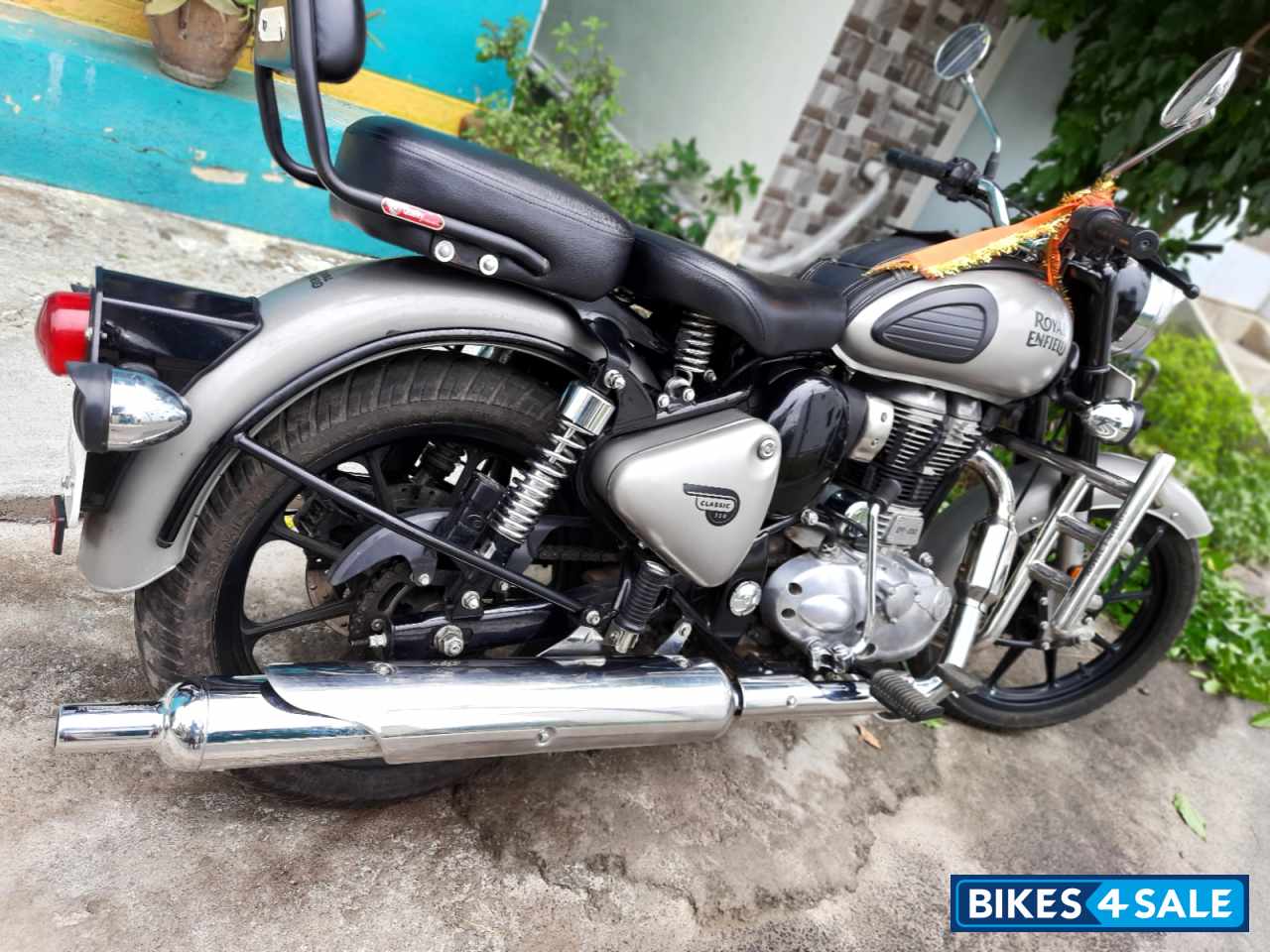 Gun Metal Grey Royal Enfield Classic Gunmetal Grey