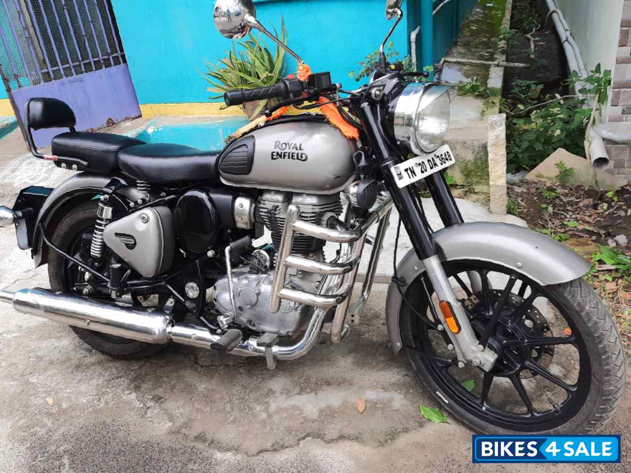 Gun Metal Grey Royal Enfield Classic Gunmetal Grey