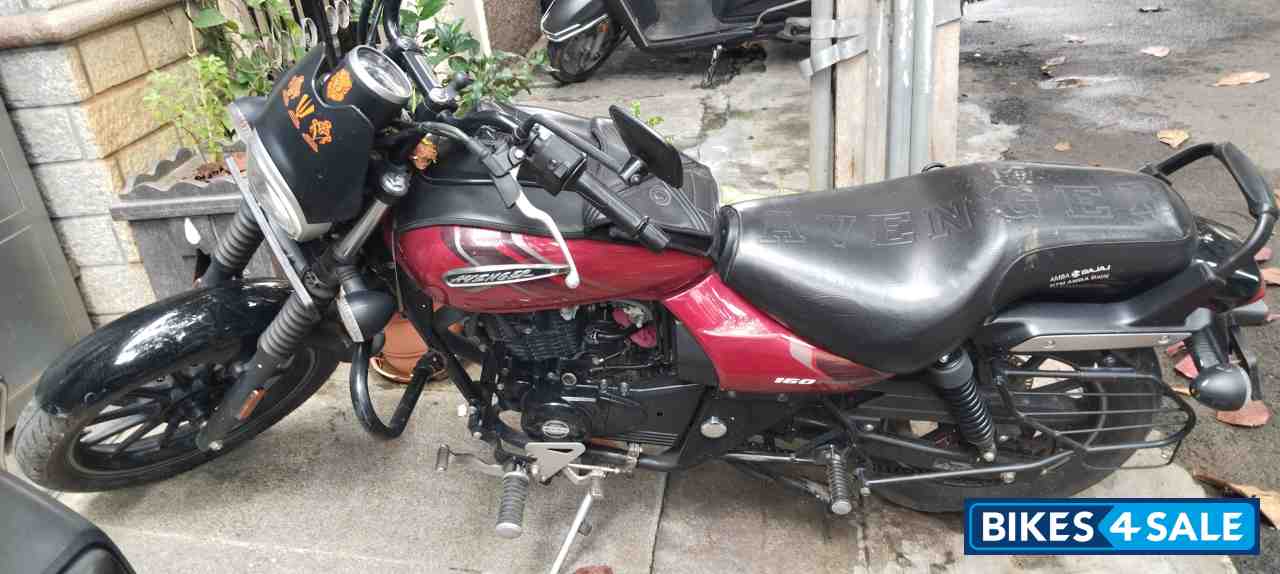 Red Bajaj Avenger Street 160