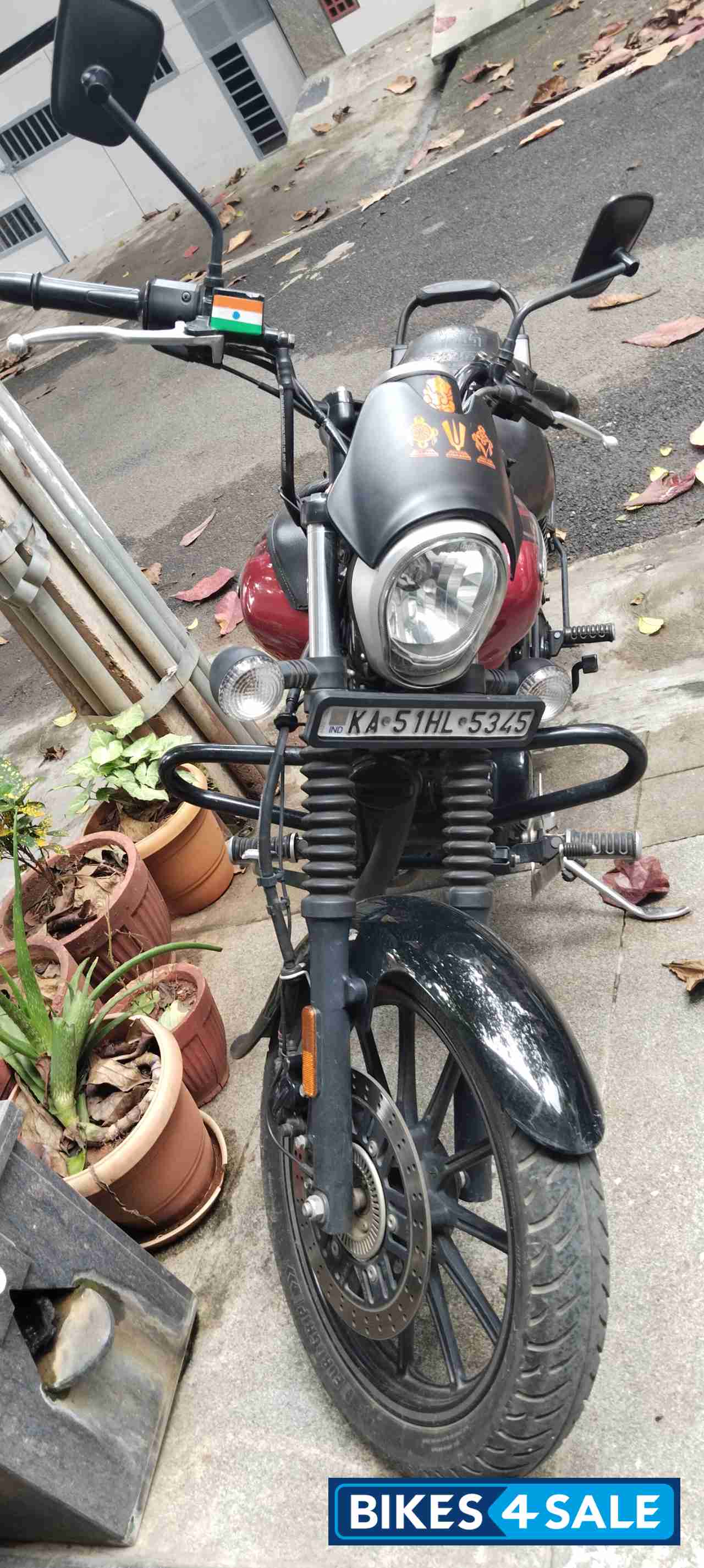 Red Bajaj Avenger Street 160