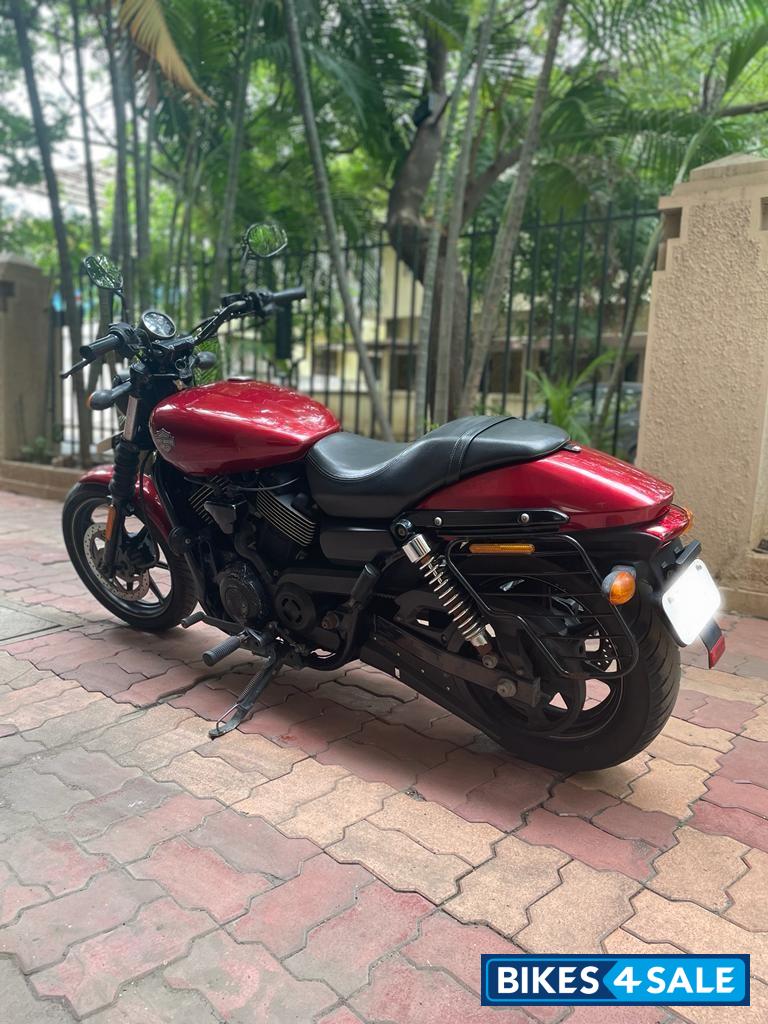 Red Harley Davidson Street 750