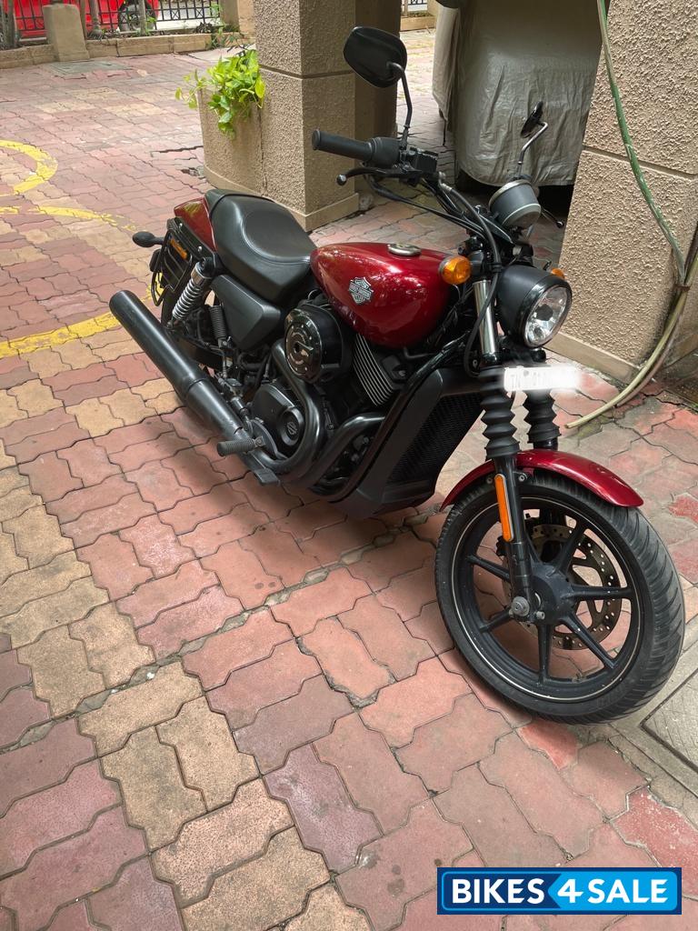 Red Harley Davidson Street 750